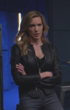 Arrow Season 7 Katie Cassidy Black Jacket