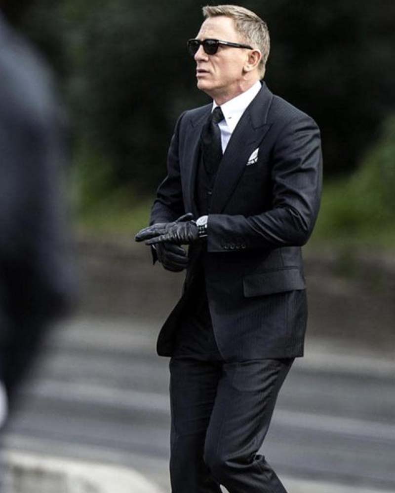 James Bond Suit - a Quick Look Through